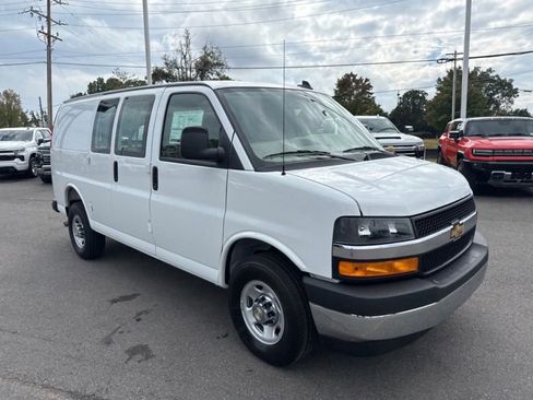 New 2025 Chevrolet Express 2500 Work Van w/ Driver Convenience Package image 7