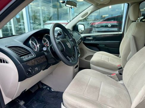 Used 2011 Dodge Grand Caravan Express FWD image 12