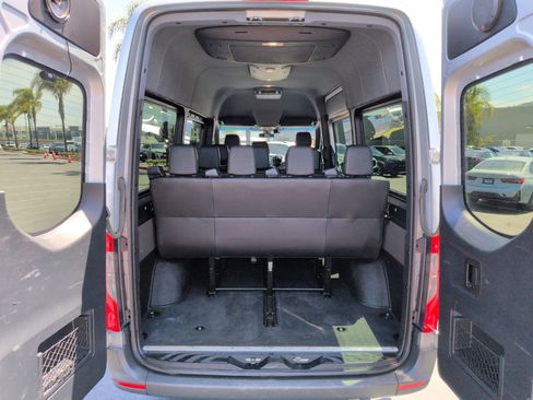 Used 2019 Mercedes-Benz Sprinter 2500 image 32