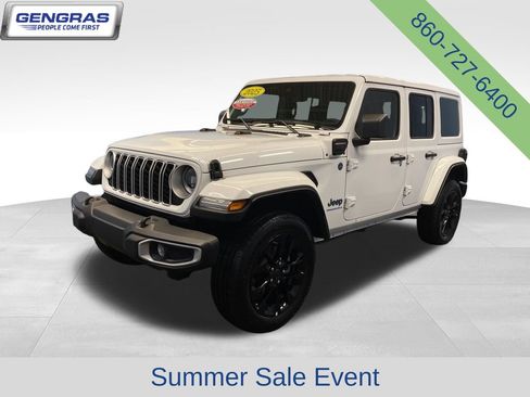 Used 2025 Jeep Wrangler Unlimited Sahara w/ Safety Group AWD/4WD image 4