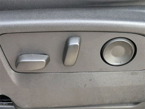 Used 2023 Chevrolet Tahoe Premier w/ Advanced Technology Package image 16