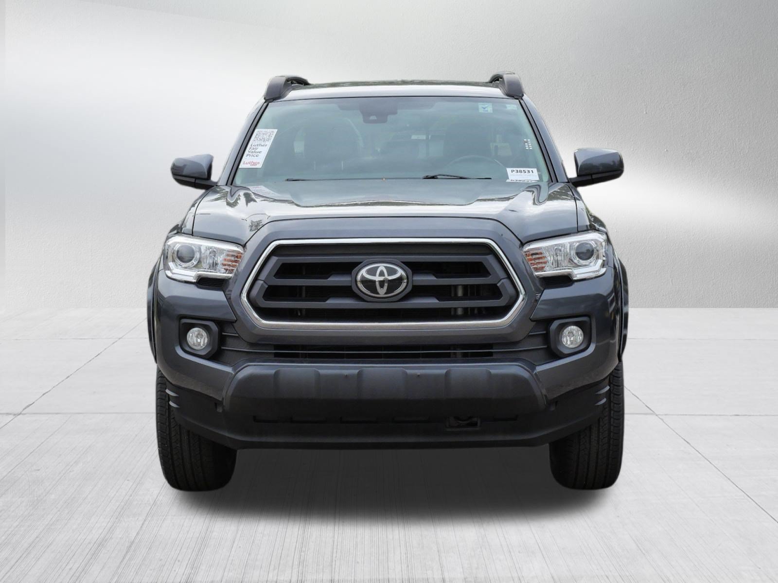 Certified 2020 Toyota Tacoma SR5 AWD/4WD image 2