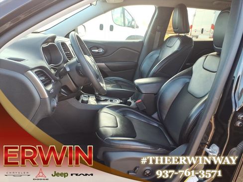 Used 2020 Jeep Cherokee Latitude Plus image 6