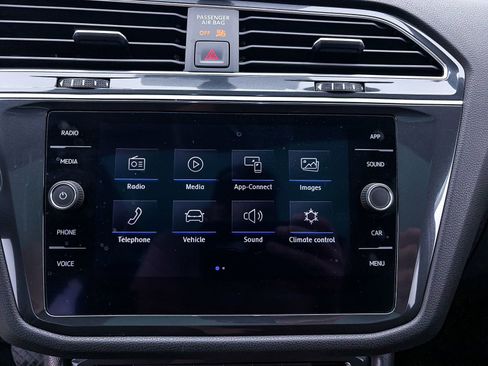Used 2020 Volkswagen Tiguan SE w/ Panoramic Sunroof Package AWD/4WD image 23