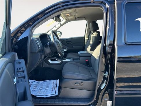 Used 2022 Nissan Frontier SV image 9