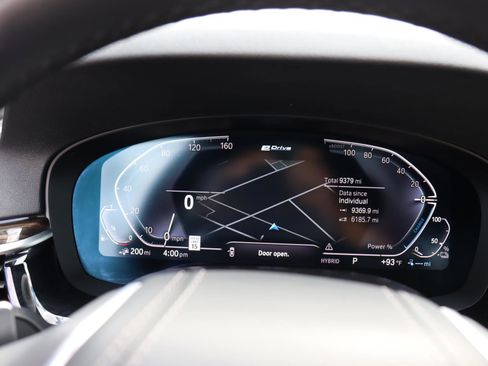 Certified 2023 BMW 530e w/ Convenience Package image 28