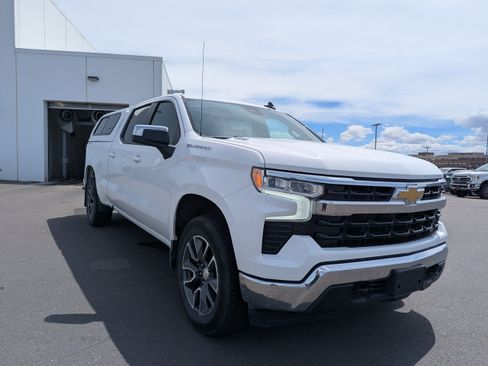 Certified 2022 Chevrolet Silverado 1500 LT w/ Convenience Package II AWD/4WD image 8