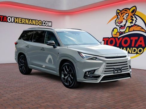 Used 2024 Lexus TX 500h AWD w/ Technology Package image 3