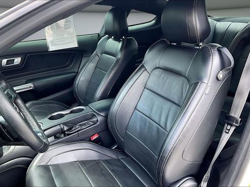 Used 2020 Ford Mustang GT Premium w/ Equipment Group 401A RWD image 21