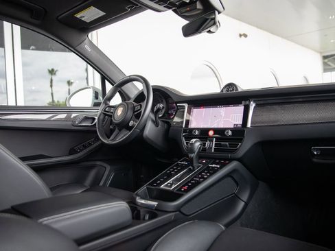 Certified 2025 Porsche Macan GTS AWD/4WD image 14