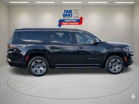 Certified 2024 Jeep Wagoneer Series II AWD/4WD image 7