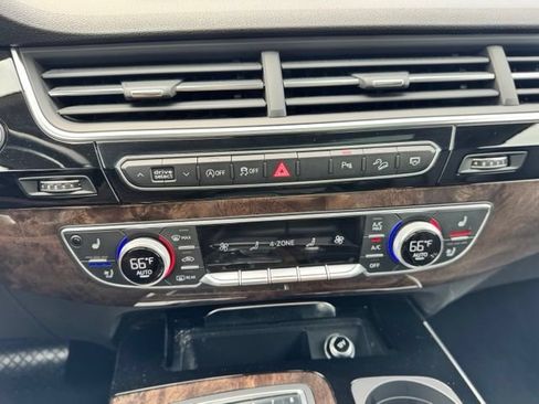 Used 2018 Audi Q7 3.0T Prestige AWD/4WD image 40