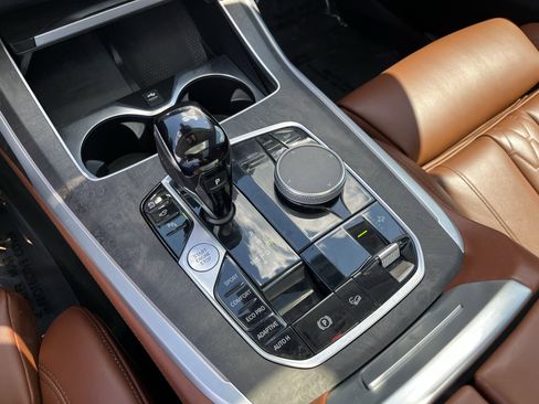 Used 2022 BMW X7 xDrive40i w/ Premium Package image 14