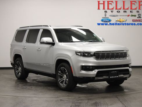 Used 2022 Jeep Grand Wagoneer Series I AWD/4WD image 1