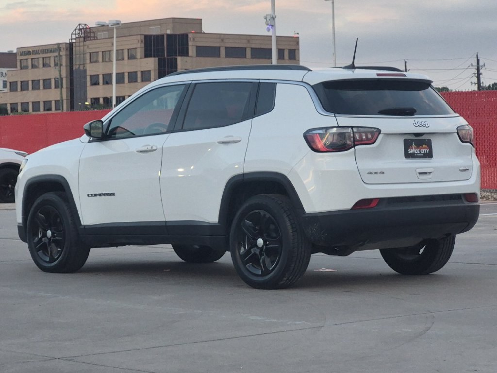 Used 2023 Jeep Compass Latitude AWD/4WD image 4