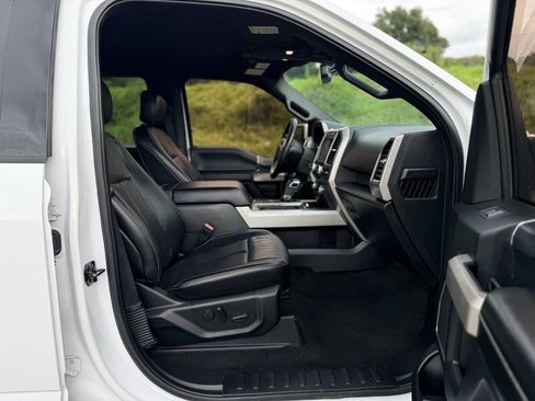 Used 2019 Ford F150 Lariat w/ Equipment Group 502A Luxury AWD/4WD image 18