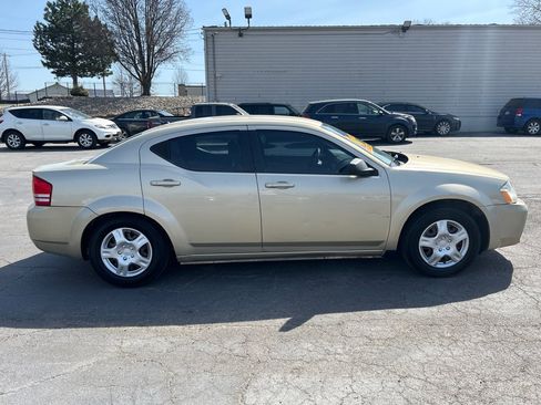 Used 2010 Dodge Avenger SXT image 5