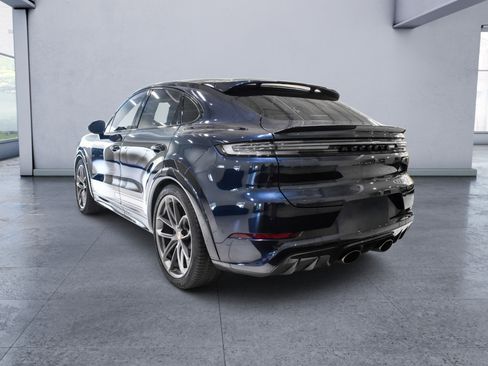 Used 2026 Porsche Cayenne GTS AWD/4WD image 4