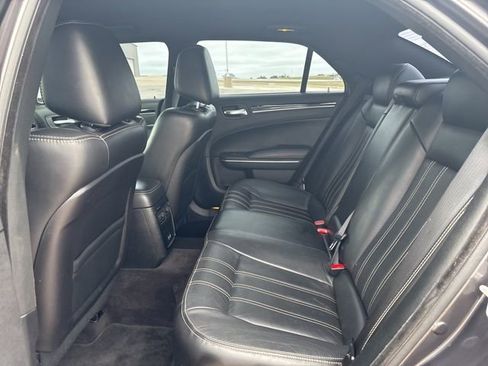 Used 2018 Chrysler 300 S RWD image 18