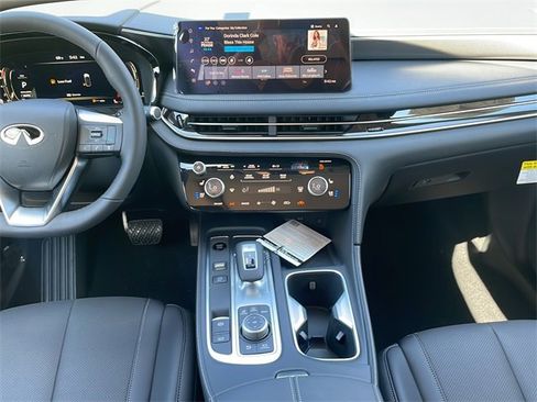 New 2026 INFINITI QX60 Luxe w/ Family Package image 11