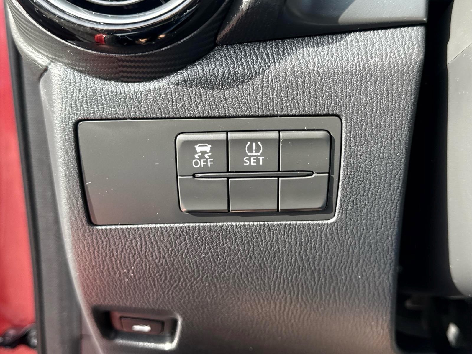 Used 2018 Toyota Yaris iA FWD image 17