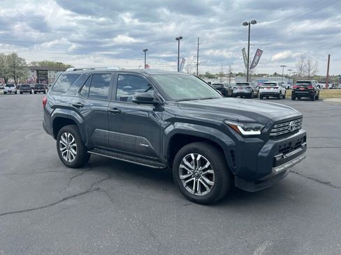 Used 2025 Toyota 4Runner Limited image 4