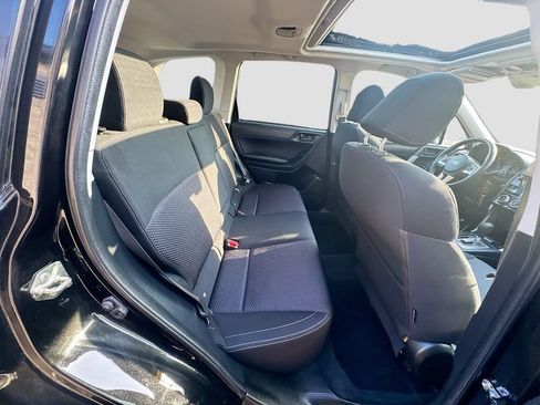 Used 2017 Subaru Forester 2.5i Premium AWD/4WD image 29
