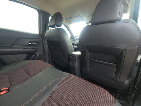 Used 2026 Nissan Kicks SR FWD image 16
