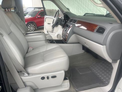 Used 2011 Chevrolet Silverado 3500 LTZ image 20