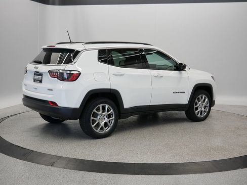 Certified 2022 Jeep Compass Latitude image 46