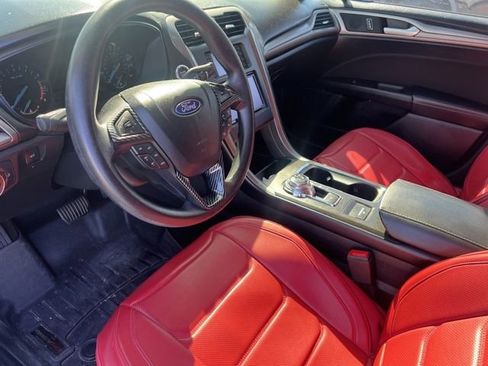 Used 2018 Ford Fusion SE image 5