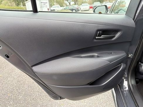 Used 2025 Toyota Corolla LE image 12