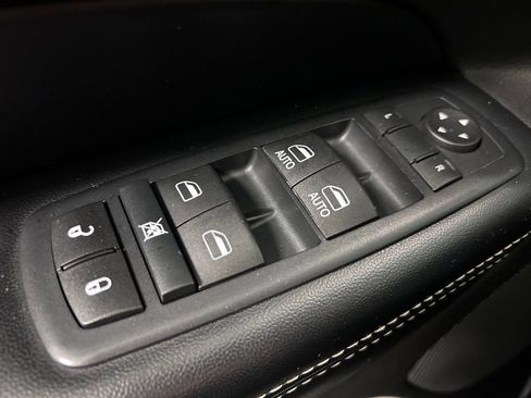 Used 2016 Jeep Grand Cherokee Limited AWD/4WD image 5