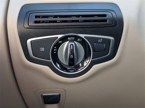 Used 2016 Mercedes-Benz GLC 300 image 23