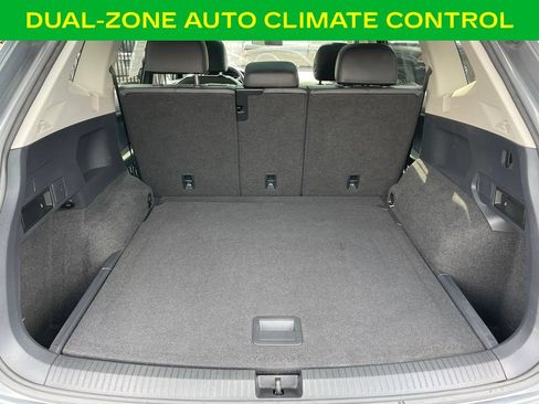 Used 2018 Volkswagen Tiguan SEL AWD/4WD image 13
