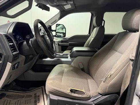 Used 2019 Ford F250 XLT w/ XLT Premium Package AWD/4WD image 10