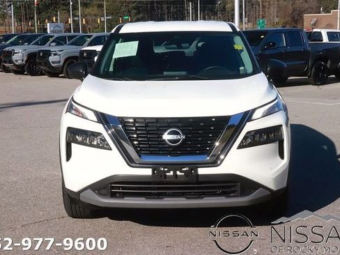 Used 2023 Nissan Rogue S AWD/4WD image 3