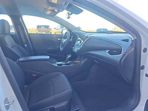 Used 2025 Chevrolet Malibu LT image 24