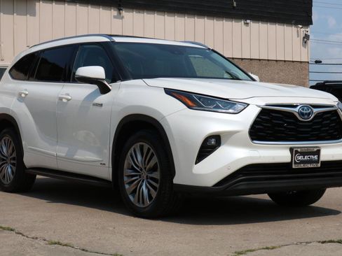 Used 2021 Toyota Highlander Limited AWD/4WD image 5