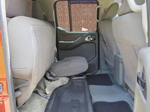 Used 2016 Nissan Frontier SV RWD image 17