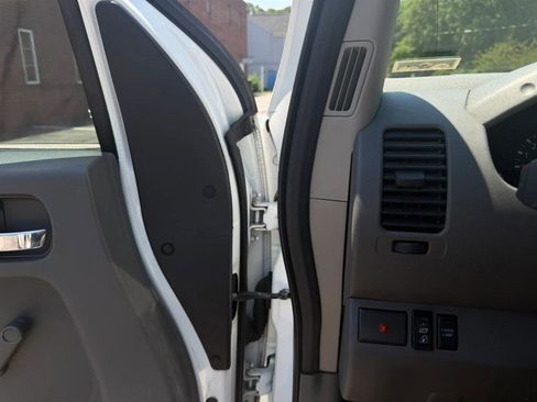 Used 2013 Nissan Frontier S RWD image 16