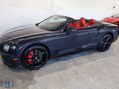Used 2022 Bentley Continental GT V8 image 16