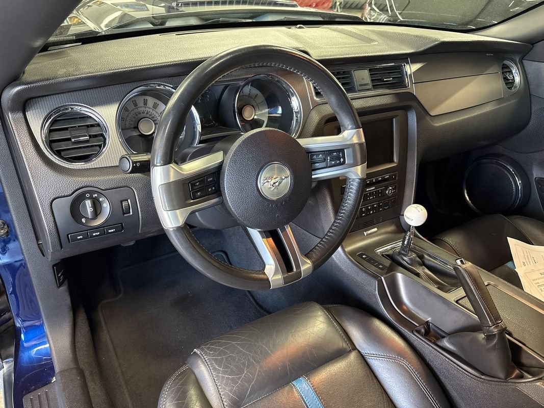 Used 2010 Ford Mustang GT Premium RWD image 37