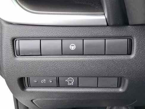 Certified 2023 Nissan Rogue SV image 23