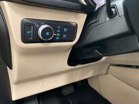 Used 2020 Ford Escape SEL AWD/4WD image 18