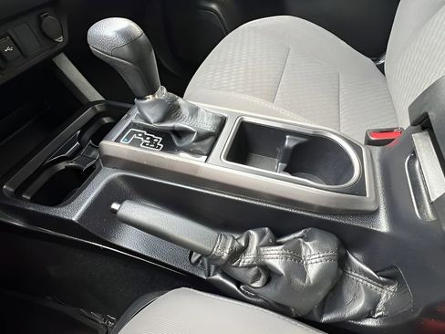 Used 2022 Toyota Tacoma SR5 w/ Technology Package RWD image 16