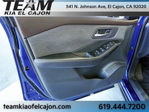 Used 2023 Nissan Rogue SV image 22