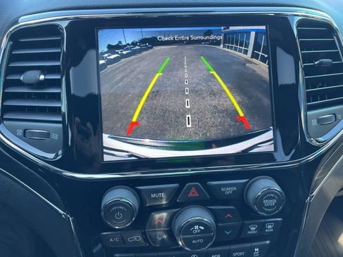 Used 2021 Jeep Grand Cherokee Limited w/ Premium Lighting Group image 49