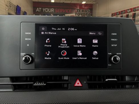 Used 2025 Kia Sportage LX FWD image 27