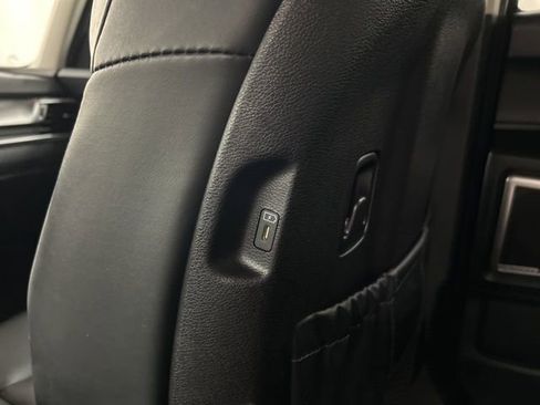 Used 2025 Kia Telluride S AWD/4WD image 30